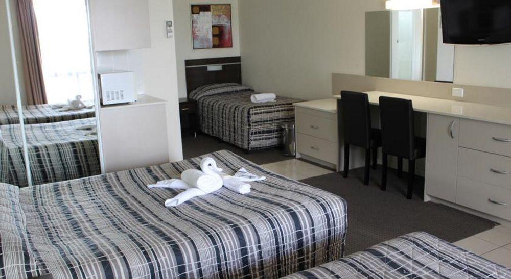 Golden West Motor Motel