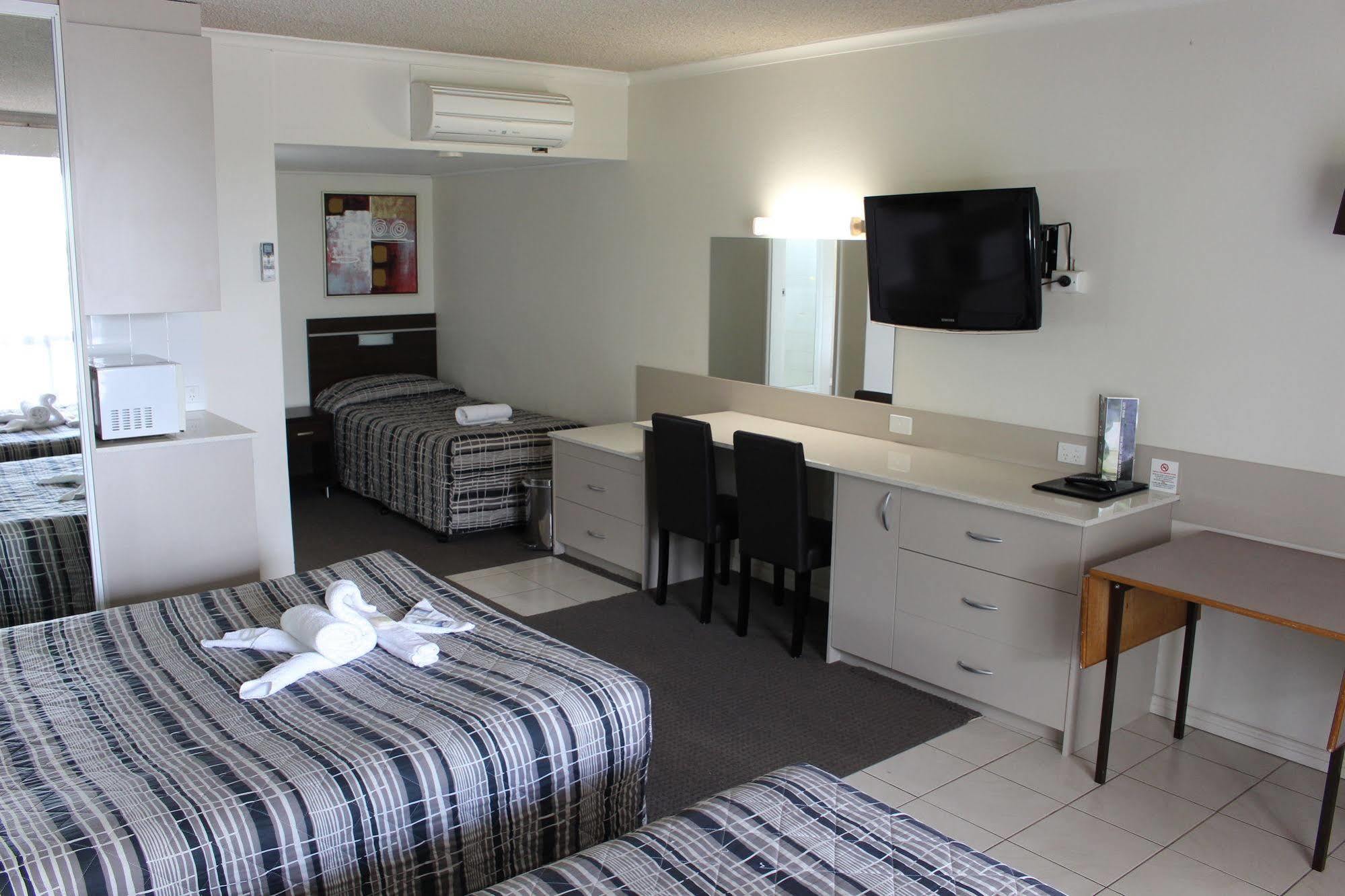 Motel Golden West Motor 3*