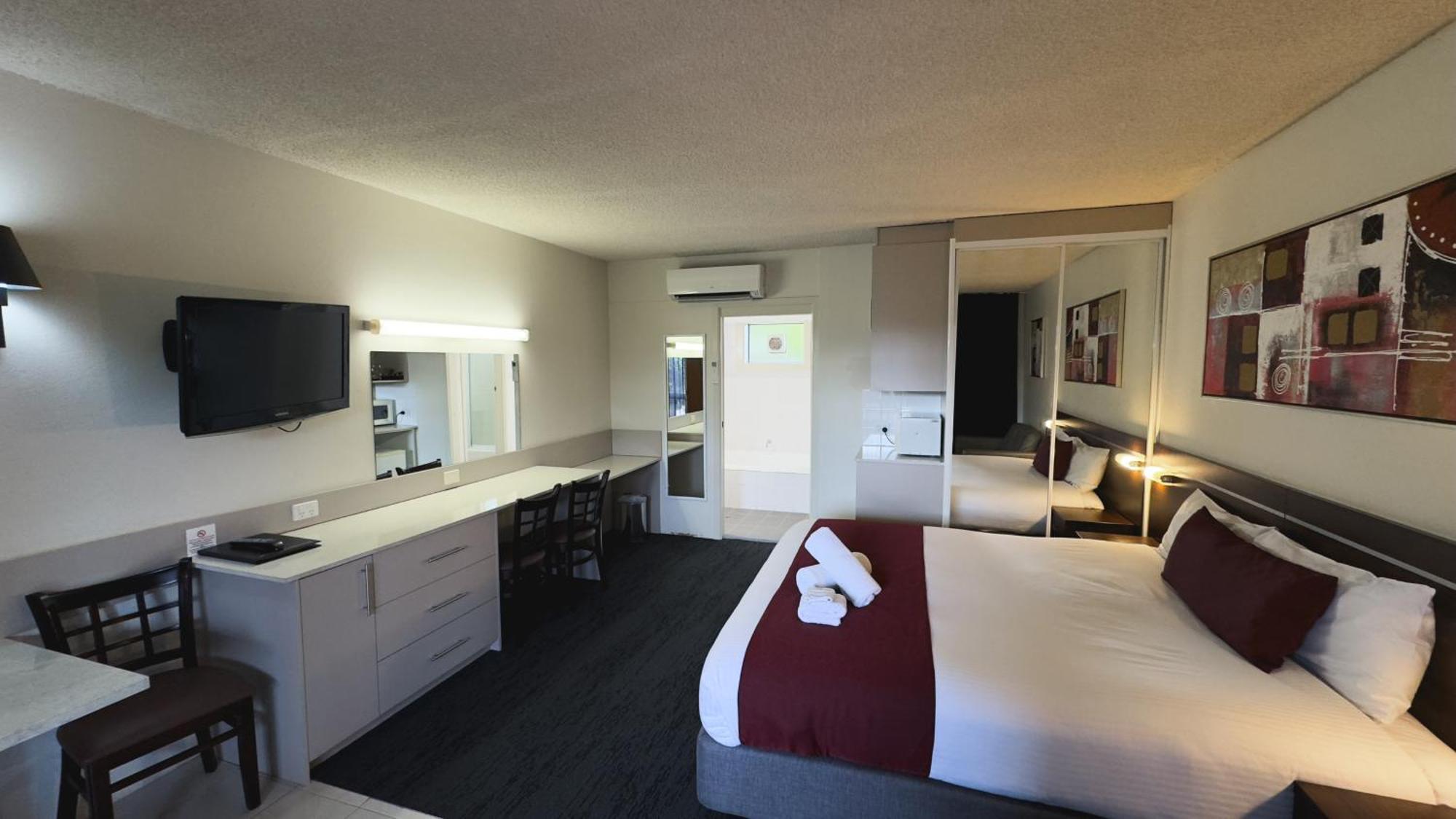 Motel Golden West Motor 3*