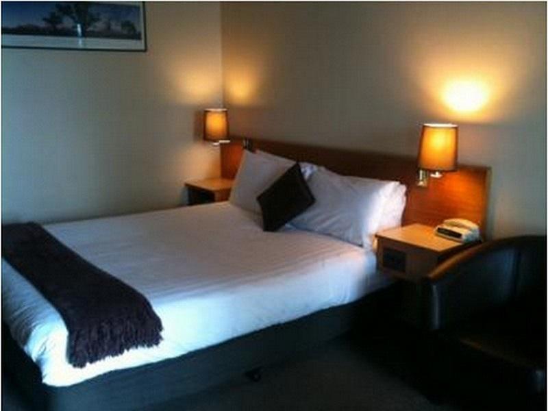 Golden West Motor 3*