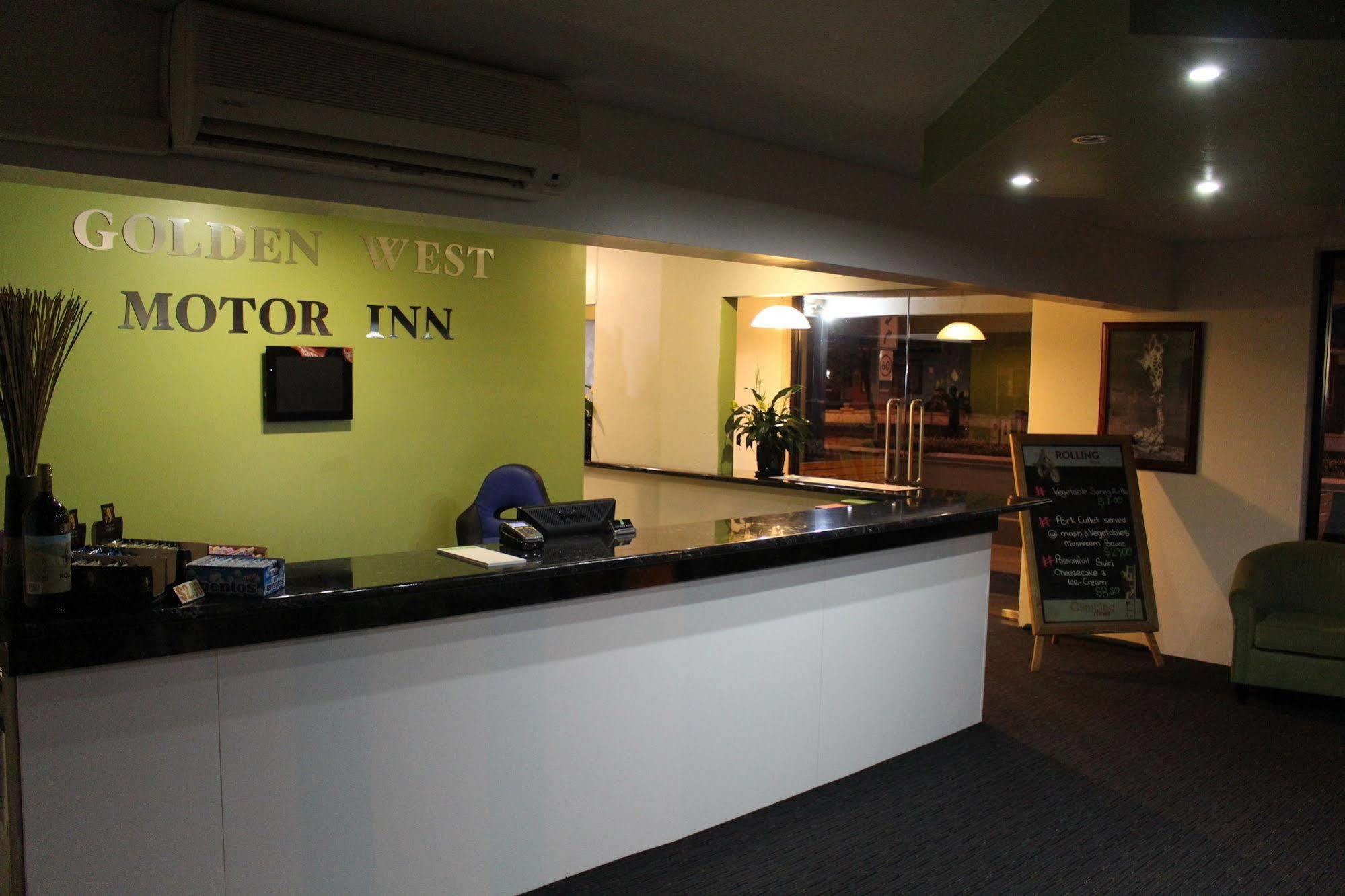Golden West Motor Motel 3*
